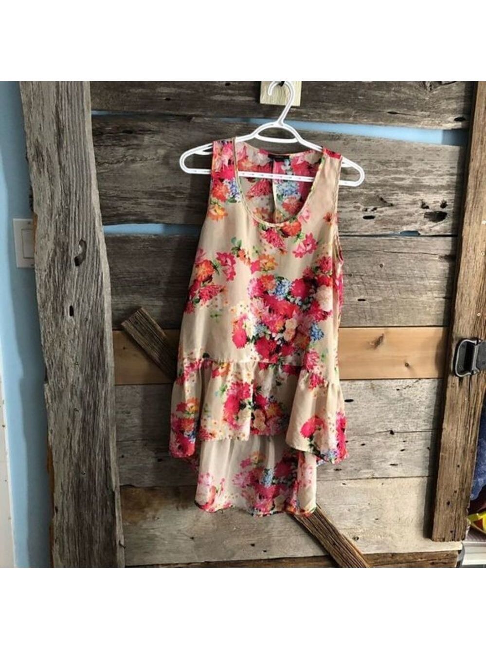 FOREVER 21 Size Med Tan Floral Hi-low Long Blouse